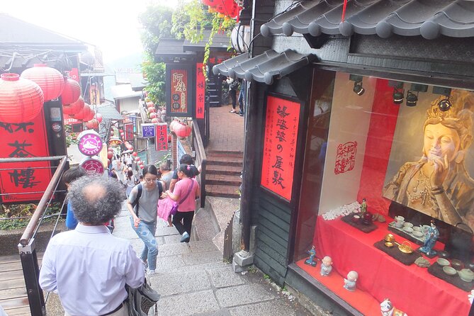 1 day North Coast Yehliu Jiufen and Shifen Private Tour - Jiufen Old Street and the memory of gold mining