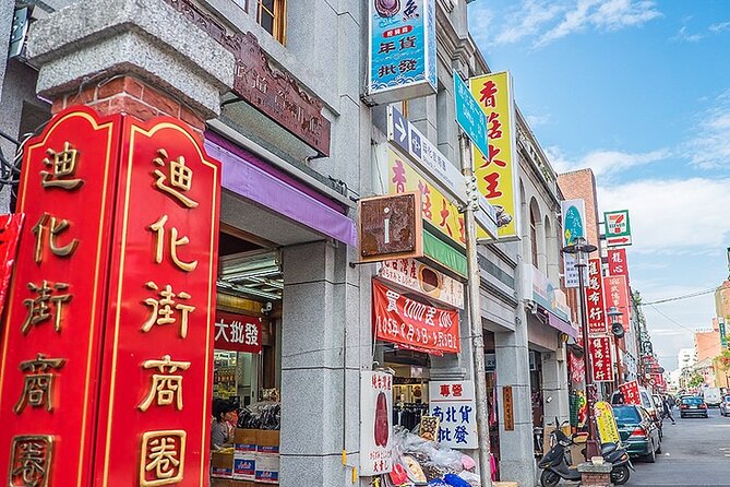 2-Hour Private Dadaocheng Walking Tour - Why Dadaocheng Gives Taipei a Different Face