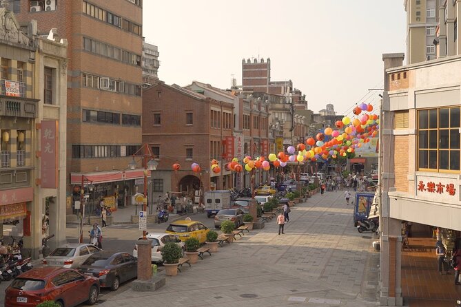 2-Hour Private Dadaocheng Walking Tour - Finishing at Dadaocheng Wharf