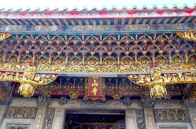 2-Hour Private Longshan Temple Walking Tour - Who will get the most from this walk?