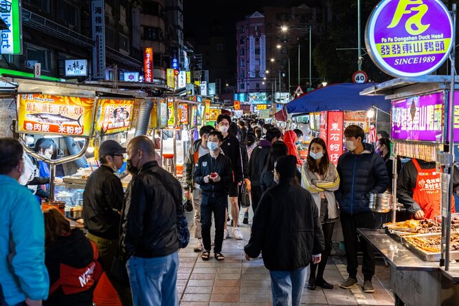 2-hr Ningxia Night Market Walking Private Tour with a Tour Guide - Meeting at Shuanglian MRT Station