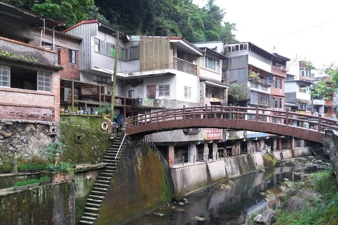 6 Hours Private Charter from Taipei in Shifen and Jiufen - Who will enjoy this tour most