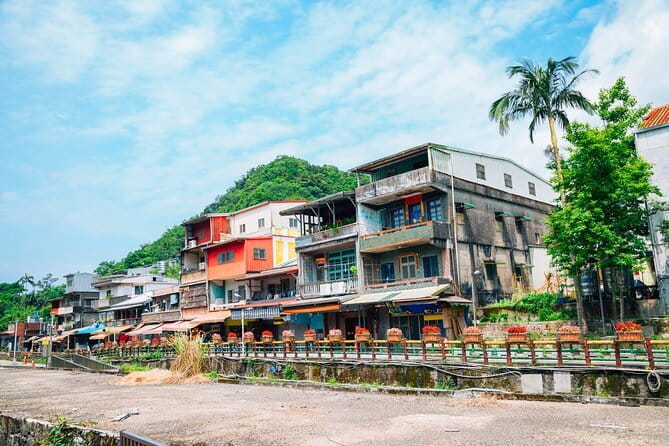 7-Hour Join tour - Jiufen Village & Shifen Town - Shifen Waterfall, Taiwan’s broad natural showpiece