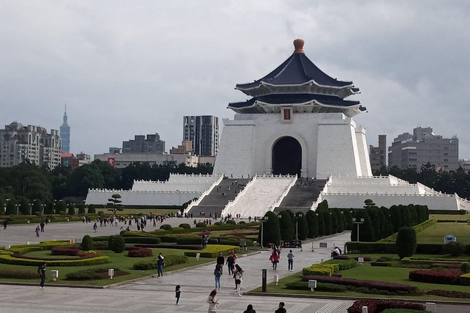 8-hour Northern Taiwan Tour with an English-Speaking Licensed Guide & Driver - What the Private Vehicle Adds