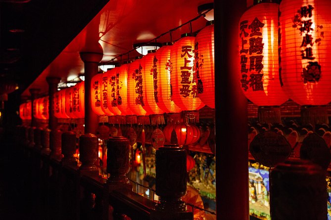 A Magical Evening in Taipei: Private City Tour - Eating your way through Raohe Street Night Market