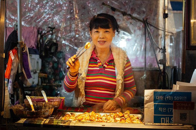 A Magical Evening in Taipei: Private City Tour - What the private guide adds