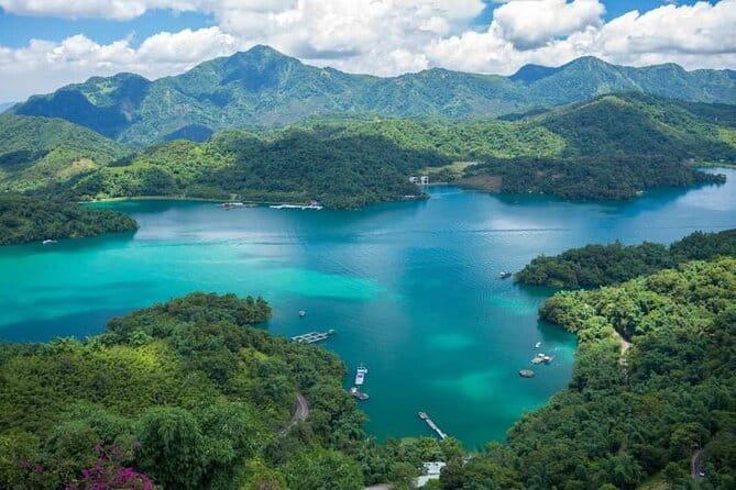 Alishan Join In Day Tour from Taichung (Incl. Park Entrance) - Sister Ponds, Shenyi Waterfall, and the forest route