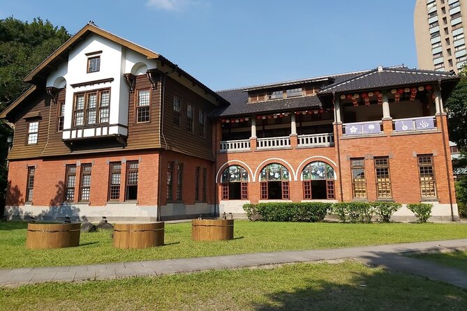 Beitou and Yangmingshan Day Tour from Taipei - Lunch and flowers in Zhuzihu
