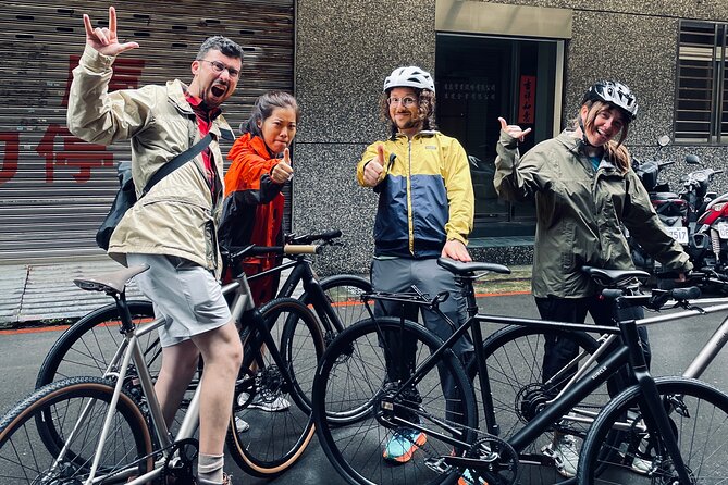 Best E-bike Cycling Tour in Taipei - Includes Local Food & Drinks - Taiwanese breakfast at Yonghe Soy Milk