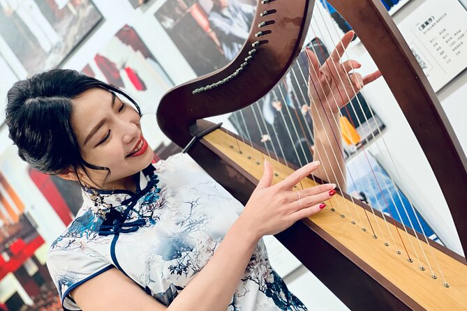 Changing Cheongsam in Dadaocheng, Taipei City - Makeup, hair, and accessories