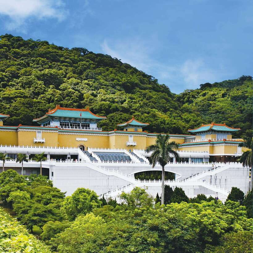 From Keelung: Private Taipei City Landmarks Shore Excursion - National Palace Museum: 8,000 years of Chinese art