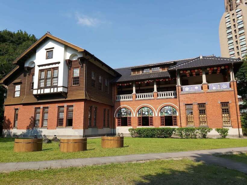 From Taipei: Beitou and Yangmingshan National Park Day Tour - Xiaoyoukeng’s steam and volcanic ground