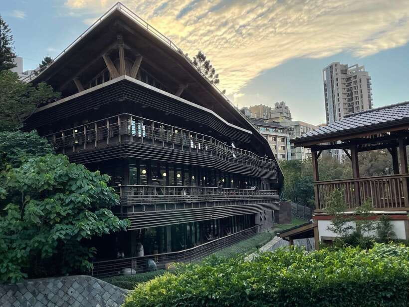 From Taipei: Beitou and Yangmingshan National Park Day Tour - Zhuzihu: a longer pause in the middle of the day