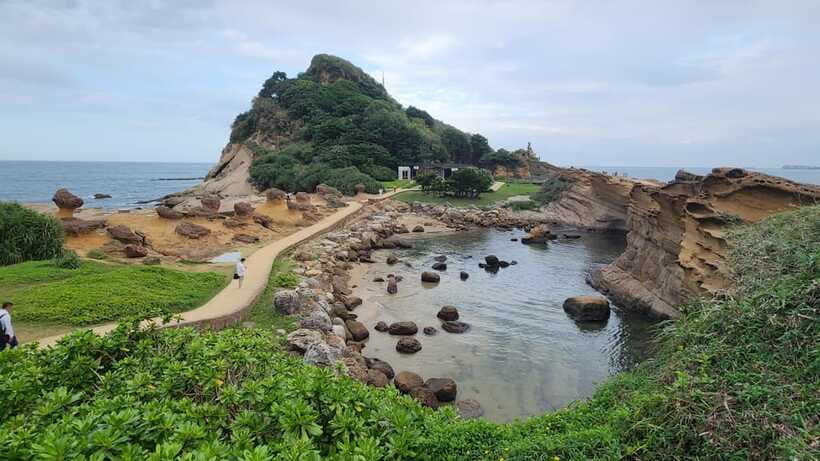 From Taipei: Best of Taiwan 9-Day Trip with Accommodation - Day 6: Whisky, crafts, and the road back north