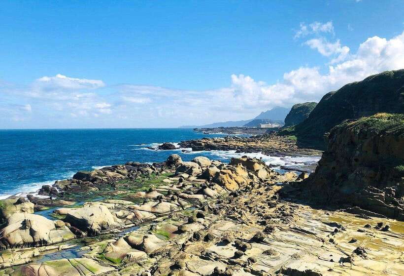 From Taipei: Heping Island, Shifen, and Jiufen Private Tour - Shifen Waterfall with 105 minutes to explore