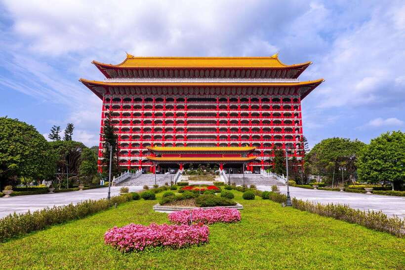 From Taipei: Private Classic Taipei Timeless Treasures Tour - One Day, Seven Taipei Sights