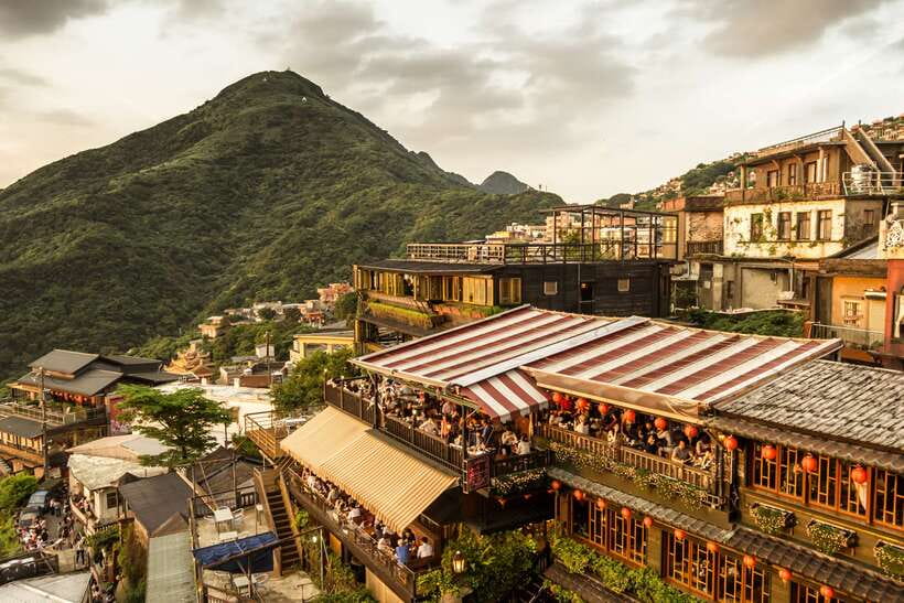 From Taipei: Private Scenic Tour to Jiufen, Yehliu & Pingxi - The day’s best features at a glance
