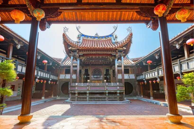 From Taipei : Taichung Highlights & Cultural Private Tour - Chun Shui Tang Original Store and the Bubble Tea Story