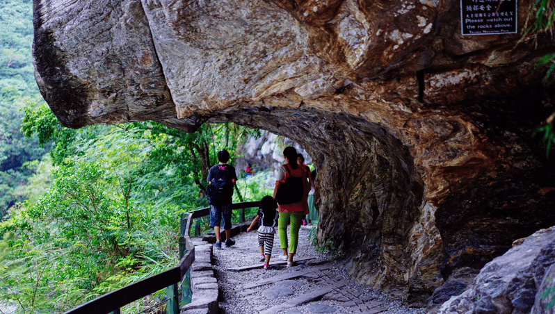 From Taipei: Taroko Gorge Private Tour - The Visitor Center and Taroko’s changing access