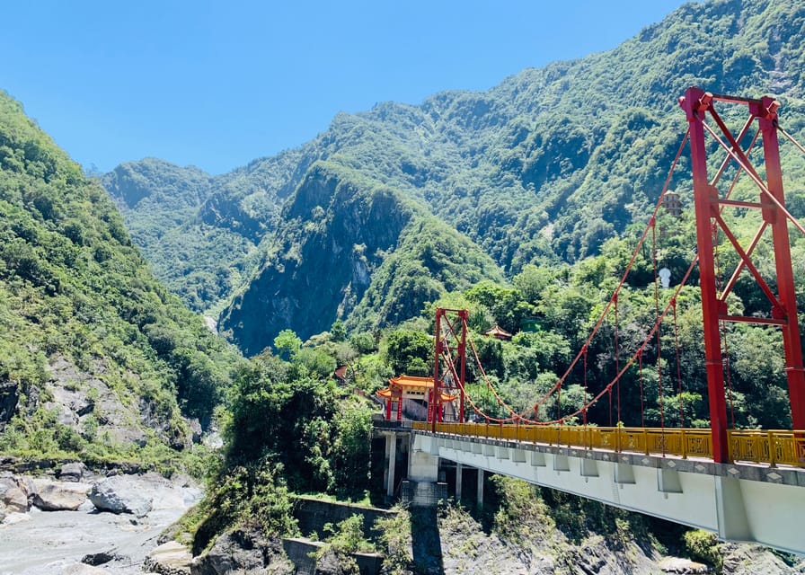 From Taipei: Taroko Gorge Private Tour - Eternal Spring Shrine and the road through the gorge