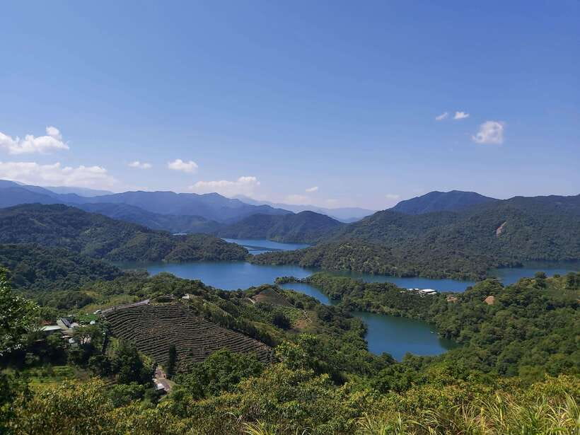 From Taipei: Thousand Island Lake and Pinglin Tea Plantation - Bagua Tea Garden and the Eight Trigrams pattern