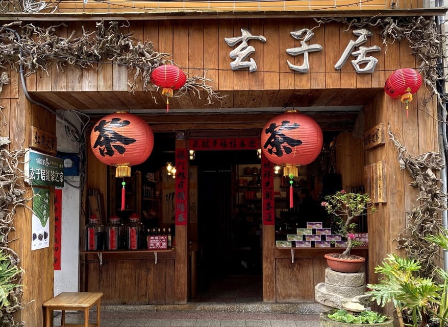From Taipei: Thousand Island Lake and Pinglin Tea Plantation - Pinglin Old Street and a final taste of local life
