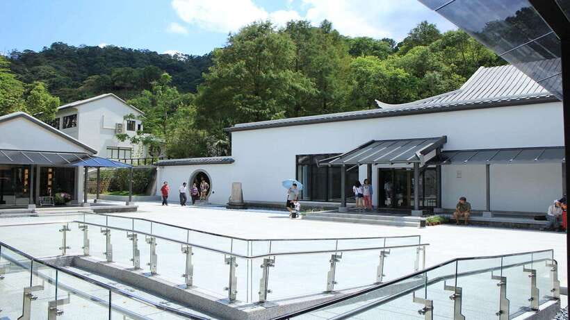 From Taipei: Thousand-Island Lake & Tea Museum Private Tour - Pinglin Tea Museum in one focused hour