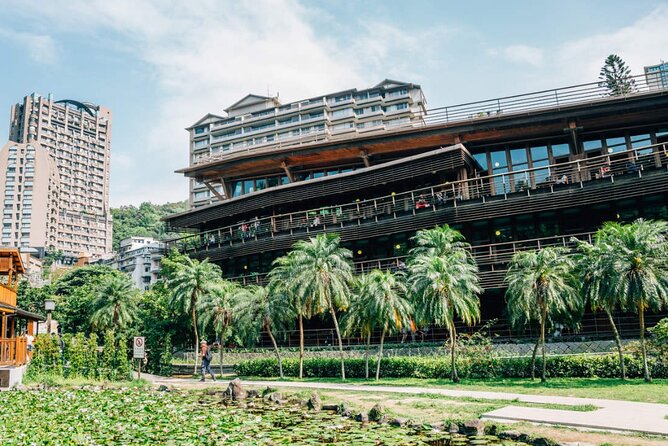 Full Day Tour in National Palace Museum, Beitou and Dadaocheng - Why this itinerary works for a first day outside central Taipei