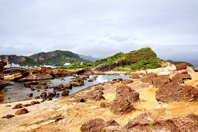 Full-Day Tour in Shifen, Jiufen & Yehliu of Taipei (Incl. ticket) - Key points to know before booking