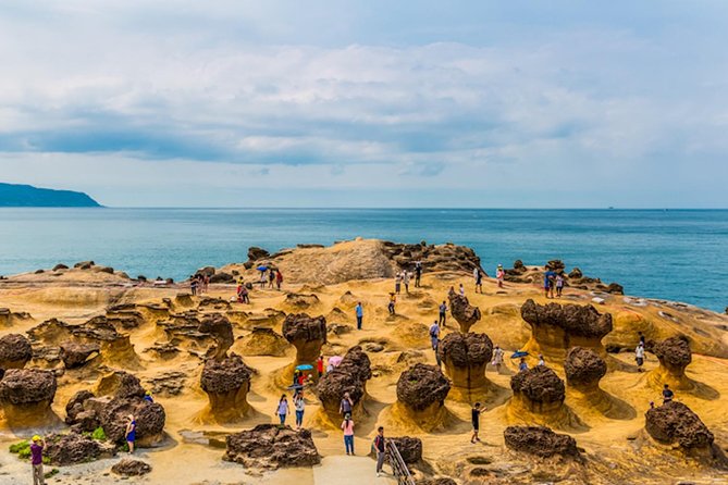 Full-Day Tour in Shifen, Jiufen & Yehliu of Taipei (Incl. ticket) - Starting at Taipei Main Station