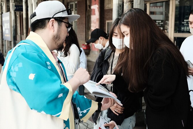 Guided Historical Tour in Taichung with Suncake DIY Experience - Qingcao Street and the older medical trade