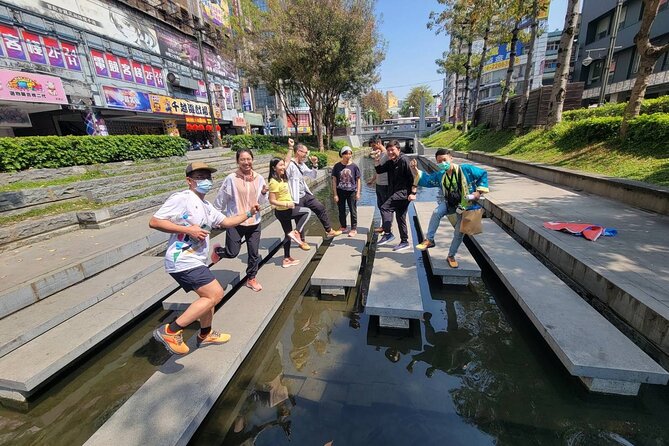 Guided Historical Tour in Taichung with Suncake DIY Experience - Jiguang Stinky Tofu: the boldest food stop