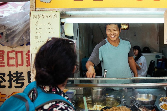 Highlights & Hidden Gems With Locals: Best of Taipei Private Tour - Looking twice at Nanmen Market