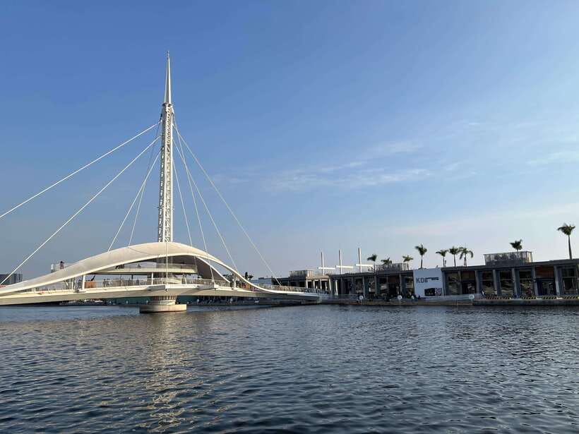Kaohsiung: Highlights & Cultural Private Day Tour - Cijin Old Street brings food and local character
