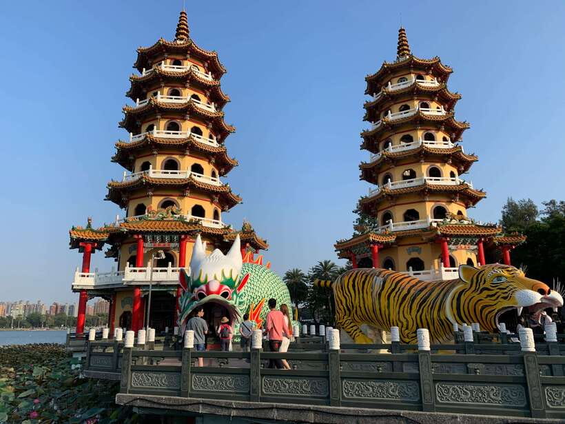 Kaohsiung: Private City Tour with Fo Guang Shan Museum - The five details that shape your day