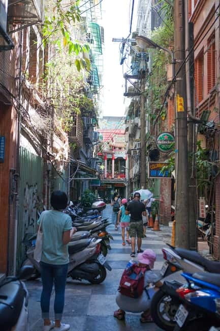 Keelung: Guided Walking Tour with Snacks and Drink - Key points at a glance