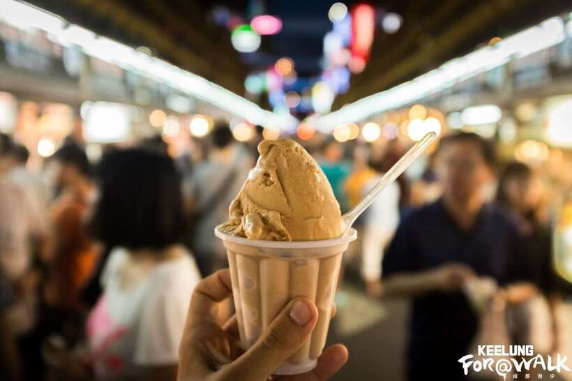 Keelung Half-Day Food Tour: Explore Day & Night Markets - The temple stop and the stories behind the food