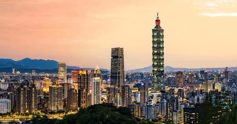 ️ ️ Keelung Shore Excursion 6-Hour Taipei City Tour - Ximending: neon, shopping, and Taipei’s younger side