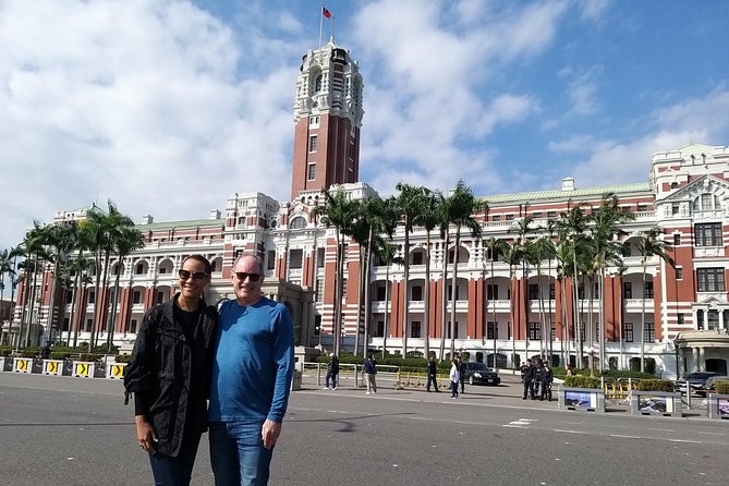 Keelung Shore Excursions: Private 6-Hour Taipei City Adventure! - Longshan Temple and Taipei’s living traditions