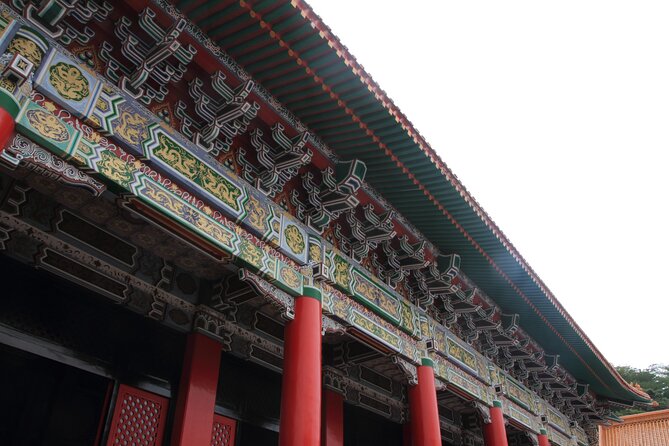 One-Day Historical and Heritage Tour in Taipei - Taipei 101: an impressive finish, with an optional extra cost