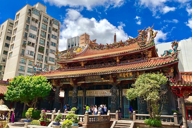 One-day private chartered car tour in Taipei: Yehliu, Jiufen, Pingxi, North Coast popular attractions with chartered car, professional Chinese/English driver - Timing, traffic, and the price question