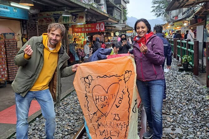 One-way Private Transfer between Jiufen and Taipei - The main advantages for luggage and language
