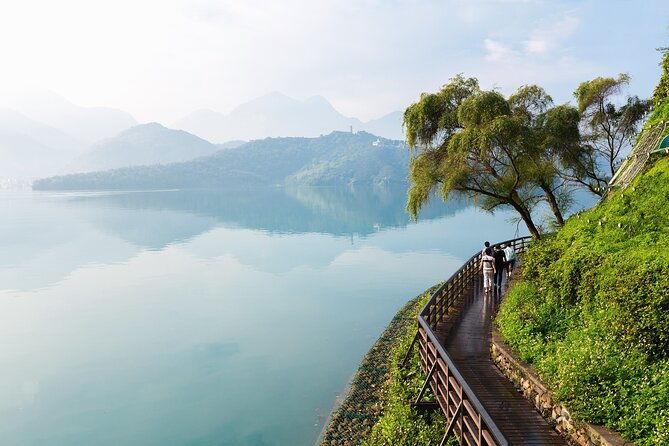 Private 1 Day Sun Moon Lake Escape Tour from Taipei - Ci’en Pagoda and the final major viewpoint