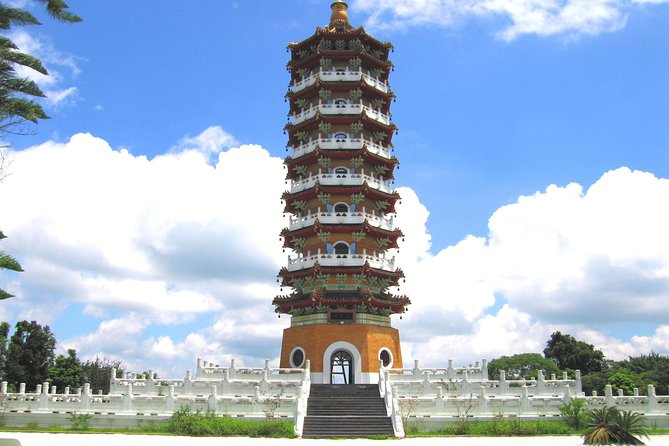 Private 4-Day Central & Southern Taiwan Tour (Sun Moon Lake, Kaohsiung, Kenting) - Guides, transport, and the value of $1,169