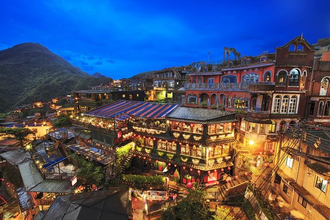 [private] 8-Hour Customize Your Amazing Private Taipei Day Tour - Longshan Temple brings Taipei’s older traditions into view
