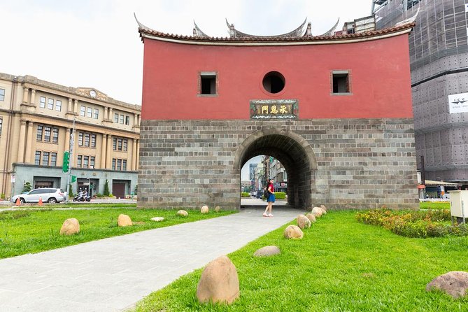 Private Car: 8 Hour Highly Customized Taipei City Exploration! - Bopiliao Historic Block: a compact look at older Taipei