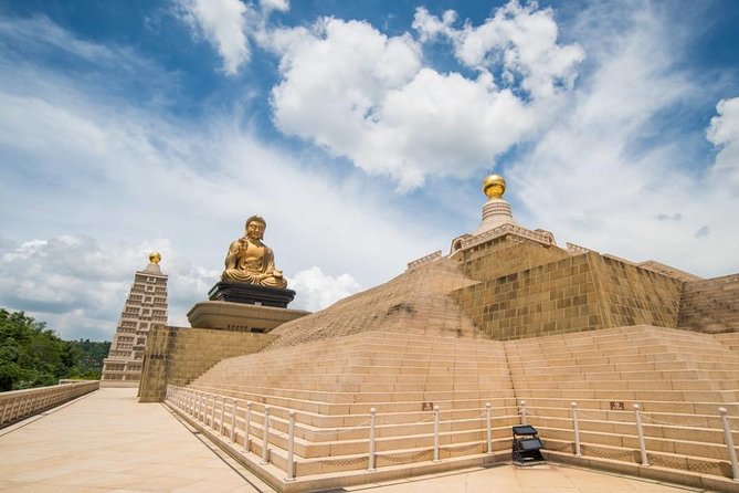 Private Classic Kaohsiung Day Tour - Fo Guang Shan Buddha Museum and the Sacred Relic