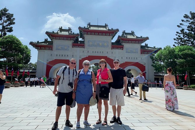 Private Custom Taipei Airport Layover Tour - What the guides add to the day