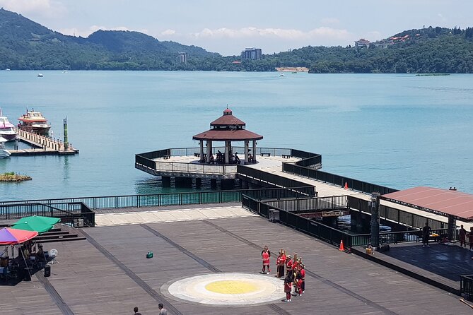 Private Day tour to Sun Moon Lake from Taipei - Boat cruise, bicycle route, or both