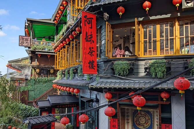 Private Day Trip to Jiufen, Shifen and Yehliu Park - The day at a glance